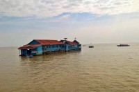 /album/ozero-tonlesap/kambodzha-ozero-tonlesap-khram-jpg/